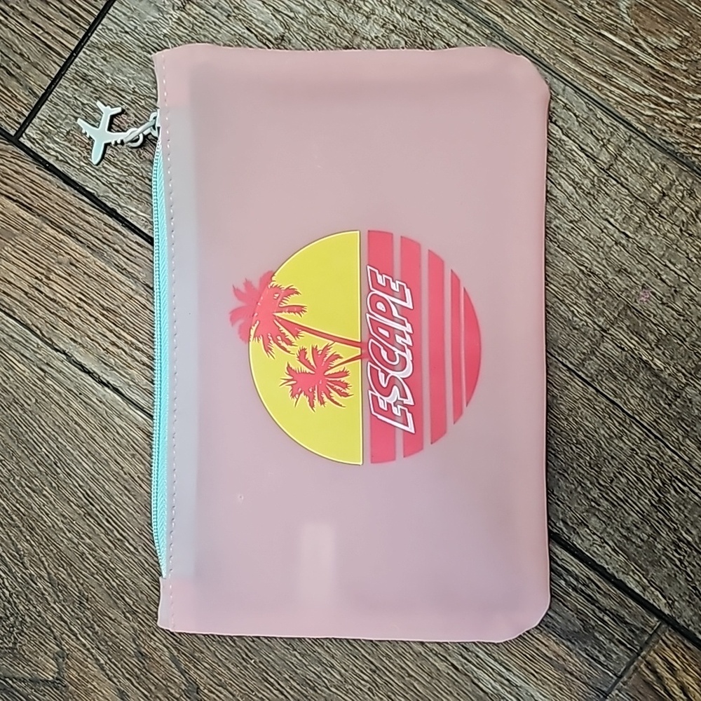 Ipsy July 2020 escape bag travel jet